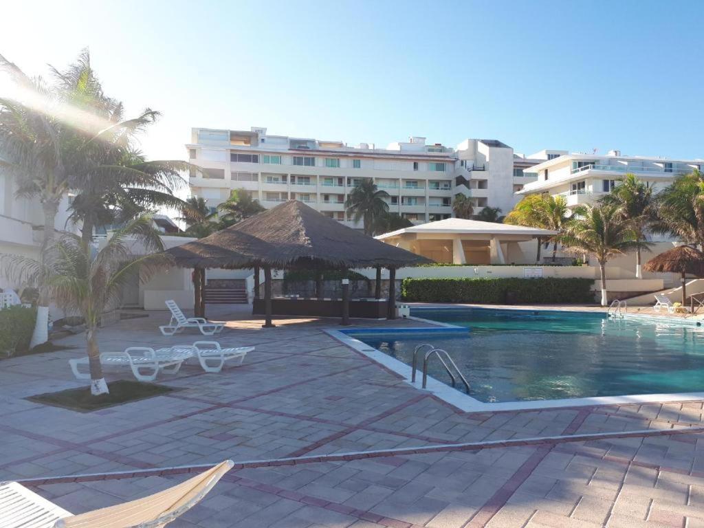 Departamentos Al Lado Del Mar En Zona Hotelera Cancun Exterior photo