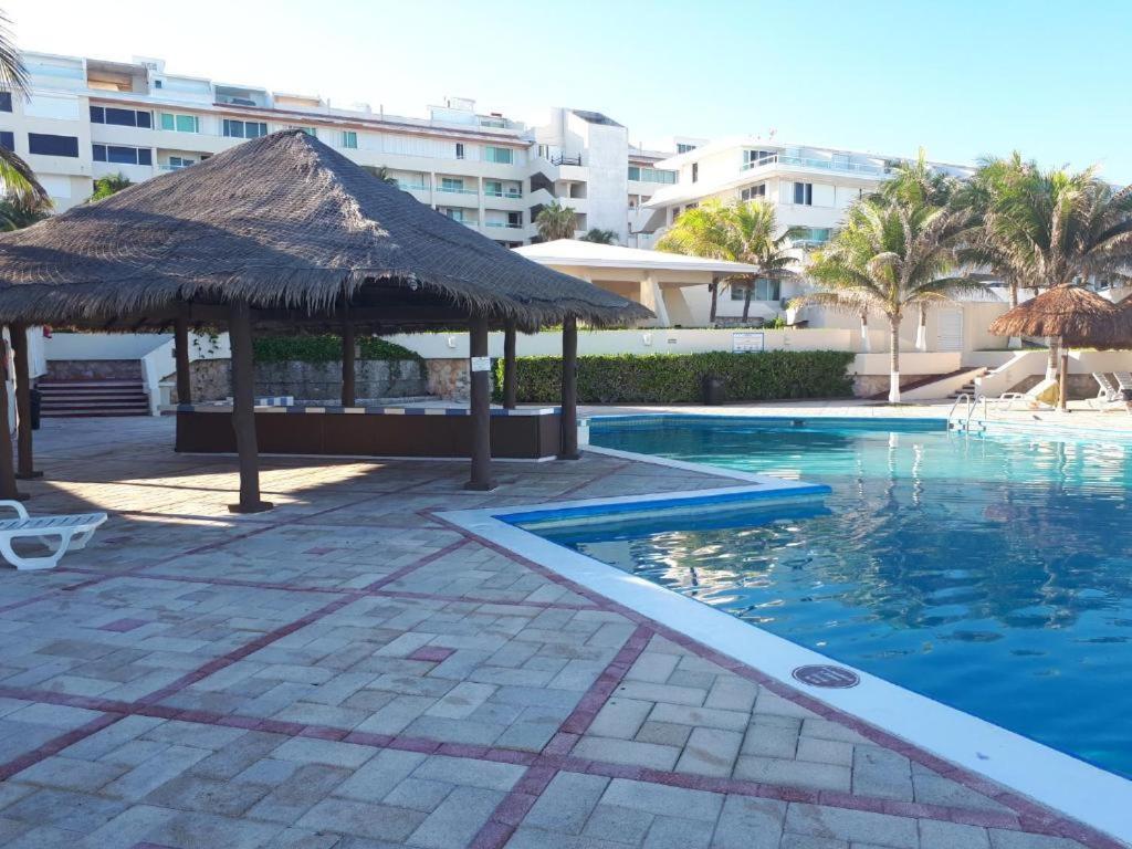 Departamentos Al Lado Del Mar En Zona Hotelera Cancun Exterior photo